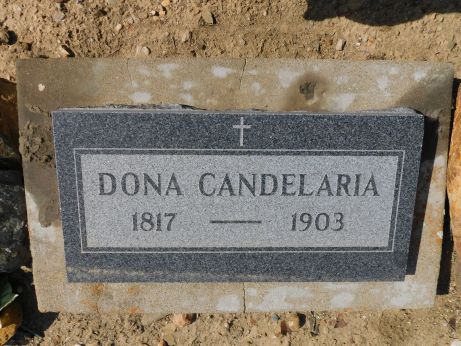 [Picture of Dona Candelaria grave]